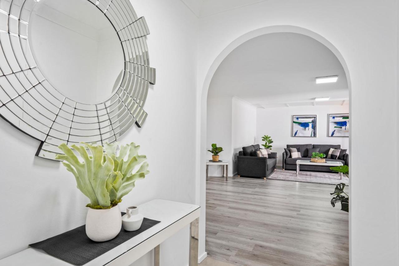 Coco Bella Retreat In Central Surfers - Sleeps 6-8 Gold Coast Kültér fotó