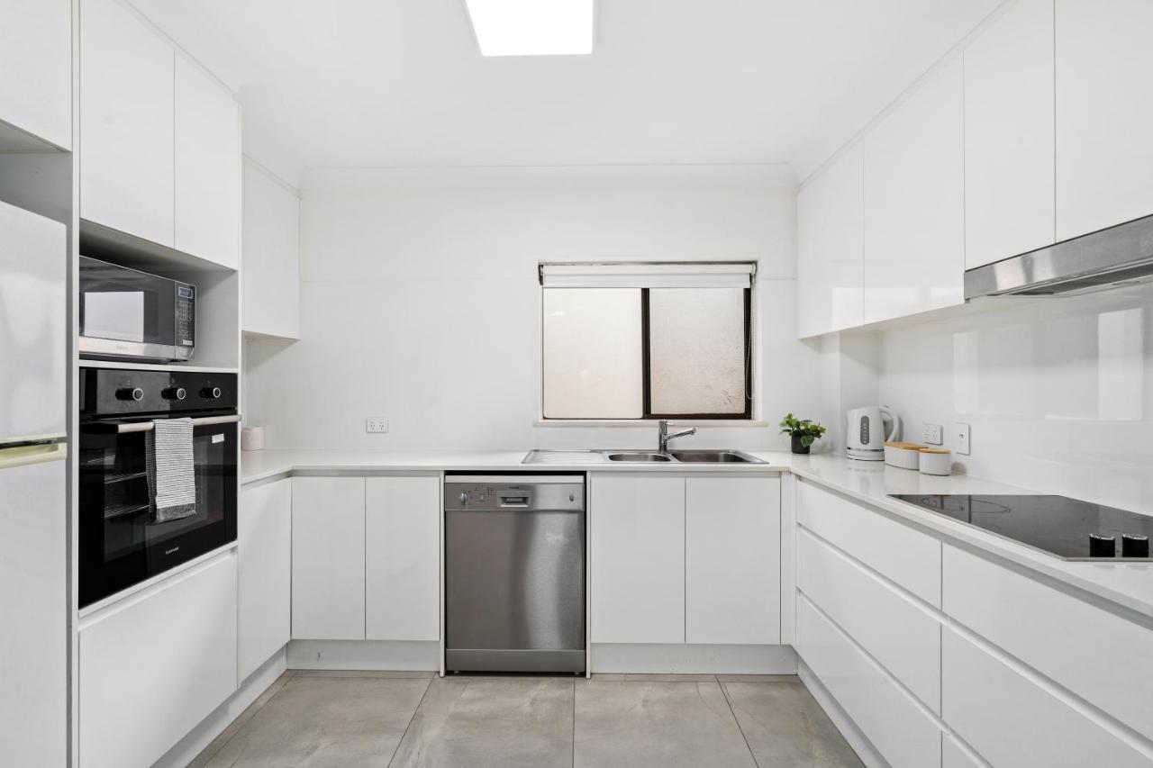 Coco Bella Retreat In Central Surfers - Sleeps 6-8 Gold Coast Kültér fotó