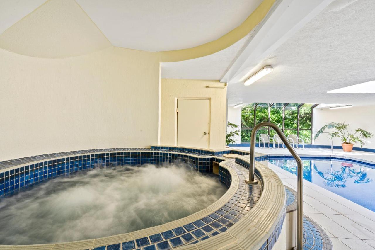 Coco Bella Retreat In Central Surfers - Sleeps 6-8 Gold Coast Kültér fotó